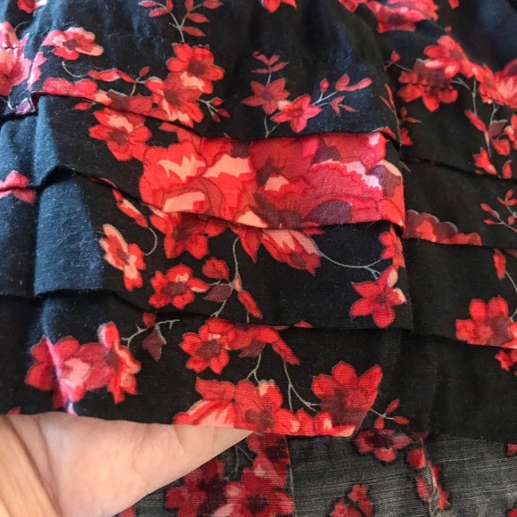 Free people blk/red floral tunic top.  Xs - Picture 4 of 9
